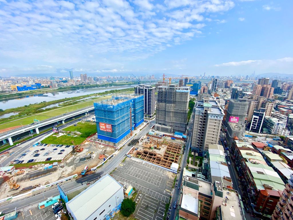 永慶房產集團統計2024年各季度的預售市場表現。數據顯示，2024Q4七大都會區的預售交易量季減4成以上。(房市示意圖/永慶房產集團提供)