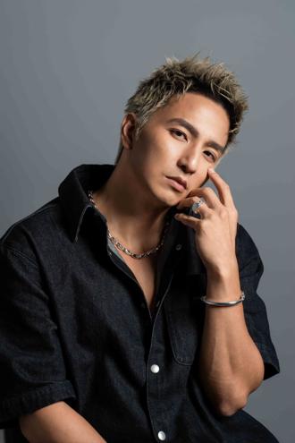 楊奇煜事業大進擊 戴喬治傑生珠寶肌情四射