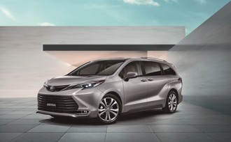 TOYOTA SIENNA全新頂級豪華七人座