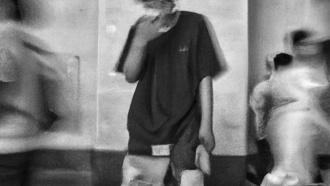 夜店摸臀好慘！色男遭逼拍「羞辱照」傳IG洗門風    挨嗆「山上關狗籠」 