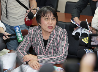 亞亞離台鬆口氣？ 劉世芳「還在呼吸」曝：15人遭撤銷戶籍