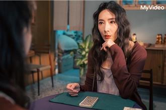 隋棠優雅下樓梯秒撲街！鳳小岳笑虧：仙女也會崩壞