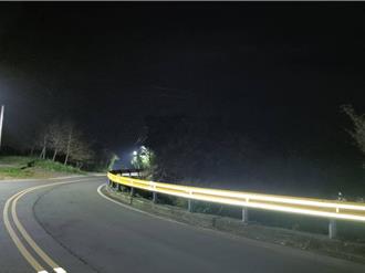 新北萬里山區多霧 交通局引進新型道路反光設施