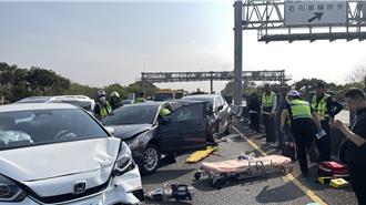 国3竹南段6车连环碰撞！ 酿5伤1人手术中