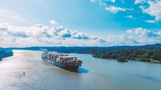 李嘉诚出售巴拿马港口惹议  陆商务部专家：在商不言商