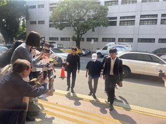 黃子佼二審出庭應訊　「部分認罪」鞠躬後離開