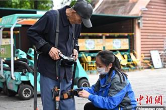 外骨骼打造「高科技遊客」 陸多景區吹起智慧科技風