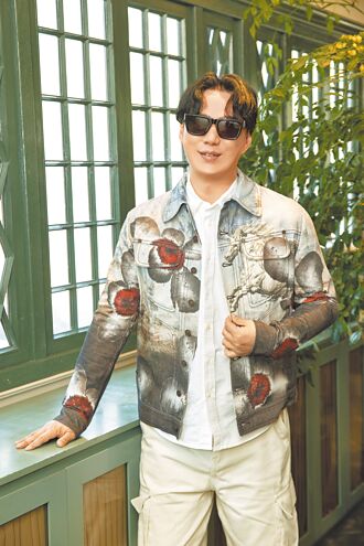 蕭煌奇肩破洞 醫警告勿再摔