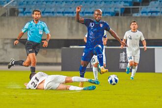 足球》安以恩破網 中華男足1球飲恨