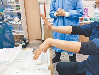 酒后手腕不举 桡神经损伤惹祸