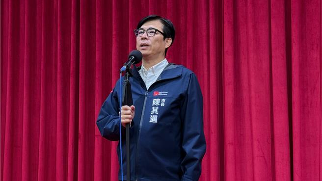 針對金秀賢不來櫻花季，高雄市長陳其邁今（26）日受訪時還原過程強調，有透過祕書長跟主辦單位協商，表達市府關切立場，至於旅宿、交通等消費爭議將交由消保官處理。（柯宗緯攝）