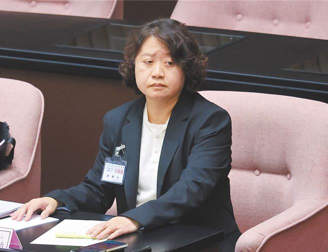 台大国发所长刘静怡今日在脸书表示，不出所料，果然有人吹起用戒严保护民主的法螺了，的确很像当年蒋家政权御用政学人士的民主腔调。（本报资料照）