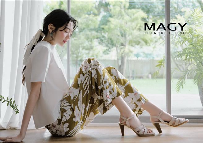 高雄大远百NEW STEP MAGY高跟凉鞋3980元、特价2680元。（图／远百）