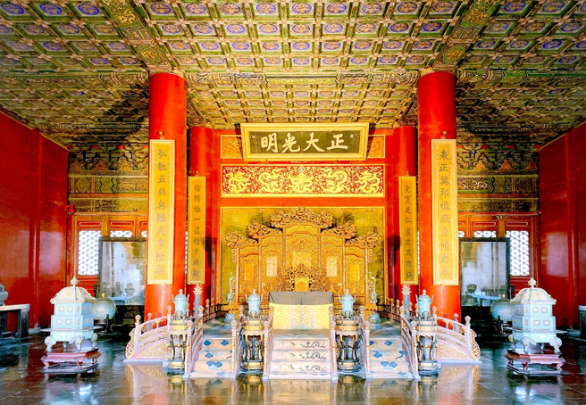 袁世凱自立為帝后，撤走了前朝皇帝使用的物品，其中也包含了明清兩朝皇帝所坐的龍椅。（示意圖：Shutterstock／達志）