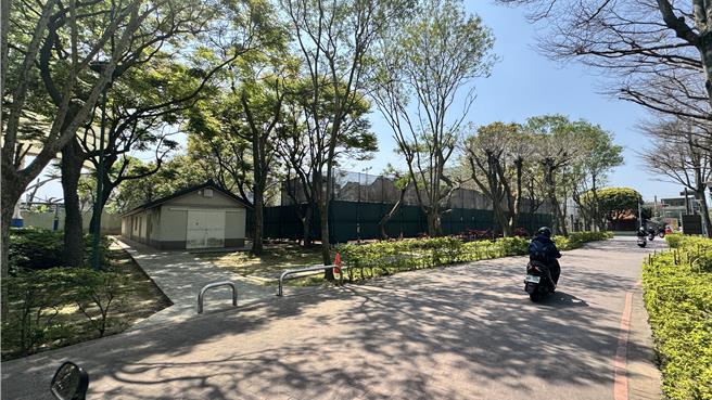 桃园市龙潭区人口达12.7万人，地方上缺乏国民运动中心，让许多居民感到疑惑与不解，国民党籍议员徐玉树盼将目前的龙潭运动公园的篮球场及网球场辟建国民运动中心。（徐玉树提供／廖姮玥桃园传真）