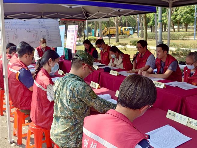 演练前进指挥所开设。（板桥区公所提供）