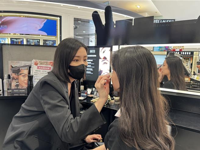 SOGO台北店母親節化妝品促銷將於4月1日起登場。（圖／SOGO）