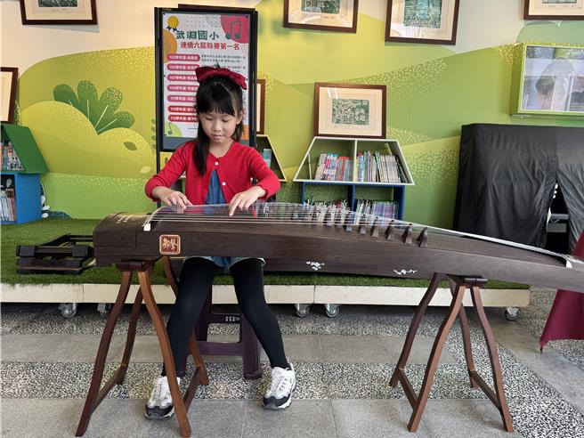 欧芯彤想像姐姐欧可晴一样代表学校参加比赛。（吴佩蓉摄）