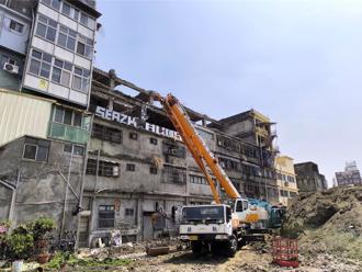 台中清水烂尾楼评估不宜居住 居民3天后有望返家取物