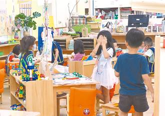 室内防群聚感染 台大专家提「乐透解方」：周休三日