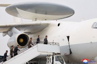 金正恩秀神秘空中預警機！AI自殺無人機展威力