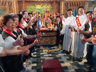 太「神」奇！ 西螺廣興宮三山國王廟新神像　安座開光現立筊