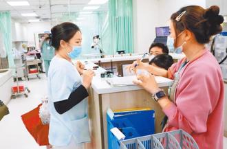 衛福部跟家庭看護搶工？資深移工最快4月可望轉任護佐