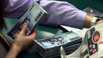 7成人領不到均薪 台灣真的有錢嗎？統計數據掩藏的低薪困境