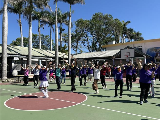 慎修養護中心今天舉辦院慶，廣邀全縣身障機構參與。（蔡旻妤攝）