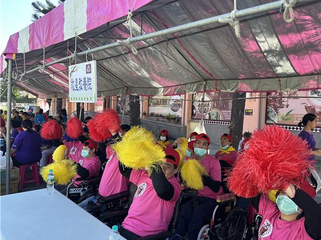 慎修養護中心今天舉辦院慶，廣邀全縣身障機構參與。（蔡旻妤攝）