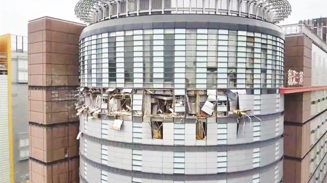 台中市新光三越百货中港店2月13日发生严重气爆事故，消防局火调报告预计明（28）日出炉。（报系资料照）
