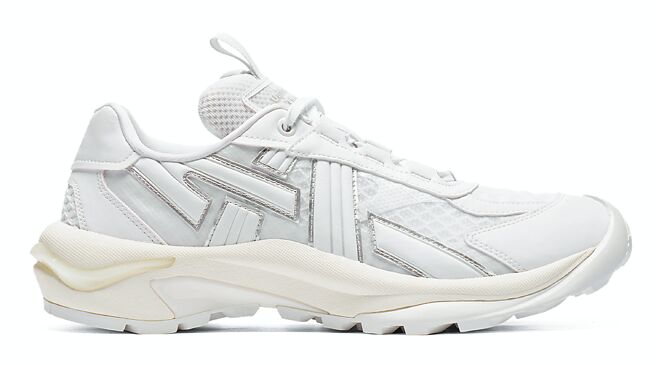 Onitsuka Tiger鬼冢虎TIGTRAIL RS，经典白，7580元。（Onitsuka Tiger提供）