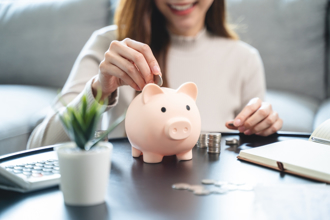 1表看》15檔低內扣ETF誰是賺錢高手？不是00878 戰神006208等8檔年賺4~5成太幸福