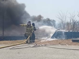 掃墓燒金紙引雜草釀大火！恆春三軍聯訓基地掩體慘遭焚毀  