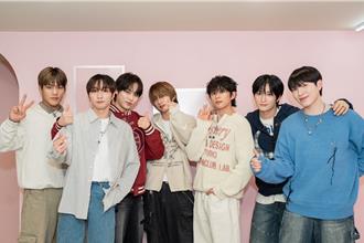 韓男團DKB來台「秀95字中文自介」 承諾發票中獎請吃雞排、臭豆腐