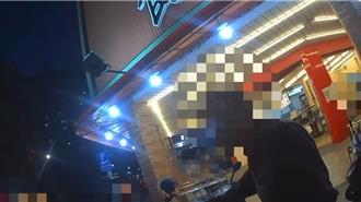 買燒肉飯違停！男騎士不滿「沒先警告」就開單與警口角