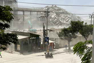 缅甸强震 清迈超市断电狂摇 民眾惊慌逃窜画面曝