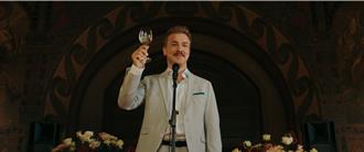 受日本「租友」文化啟發 鬼才導演推諷刺喜劇《客製化先生》