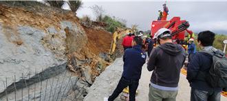 龍騰斷橋新建工程土石坍塌 工人綑綁鋼筋遭活埋