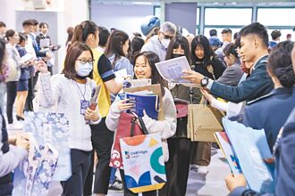 一階超篩破百人 全都是電資系