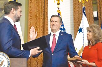 中情局长爱说笑