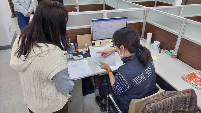 调查局大规模扫荡陆企挖角案，查获「中芯国际」11家陆企涉案。（图／调查局提供）