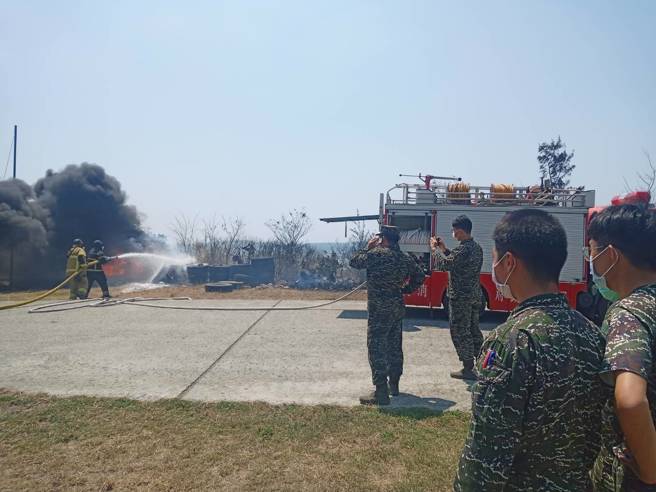 朱男返家扫墓烧金纸引杂草酿大火，遭警方逮捕。(戴志扬翻摄) 