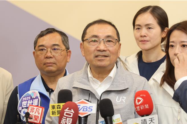 侯友宜强调，政府要依法行政，才是真正民主自由、言论开放的国家。（王扬杰摄）