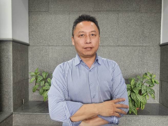 资深社会记者戴志扬惊爆「创意私房」涉案偷拍少女骇人方法。(记者游定刚拍摄)
