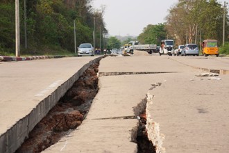 缅首都机场「航空管制塔倒塌」 塔台5人全数罹难