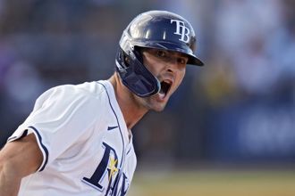 MLB》光芒開幕戰再見轟 借住洋基球場滿座奪首勝