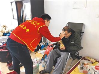 資深藝人孤獨死 北市議員憂：獨老裝「救援鈕」有條件