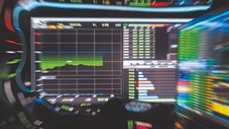 追繳令出動 融資大減50億