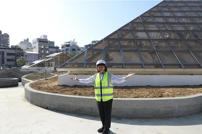 嘉义市长黄敏惠日前率市府团队前往义昌公园地下停车场工地视察。（嘉义市政府提供／吕妍庭嘉义传真）